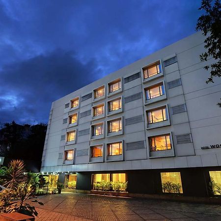 Hotel Woodland Pune Extérieur photo