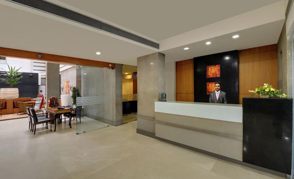Hotel Woodland Pune Extérieur photo